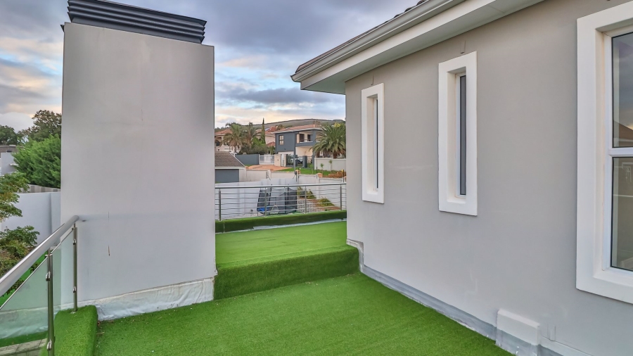 4 Bedroom Property for Sale in Dennegeur Western Cape